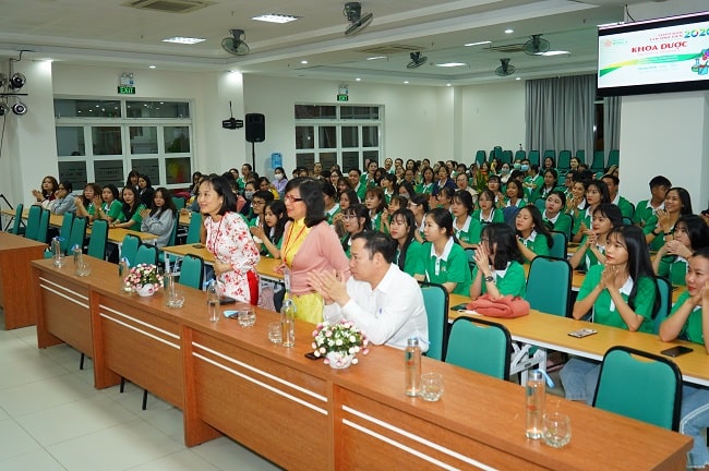 Sinh viên khoa Dược Đại học Đông Á được rèn luyện kỹ năng làm việc nhóm hiệu quả