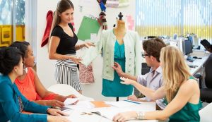 Trở thành cử nhân ngành kinh doanh thời trang và dệt may tại Đh Đông Á